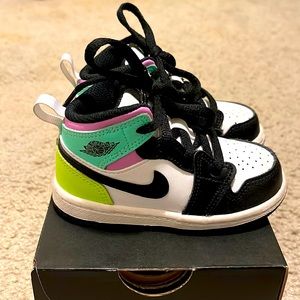 Jordan 1 Mid
